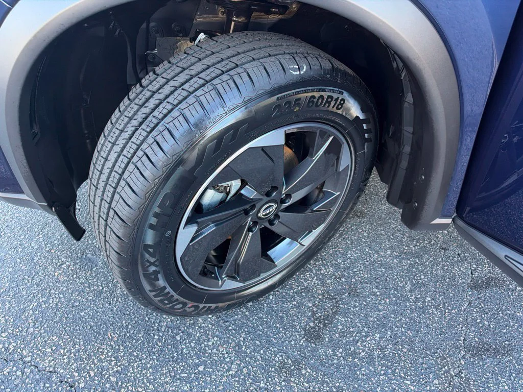 Used 2025 Blue Nissan SV image 9
