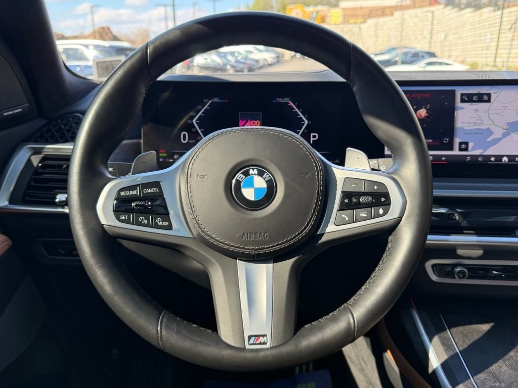 Used 2025 Black BMW xDrive40i image 30