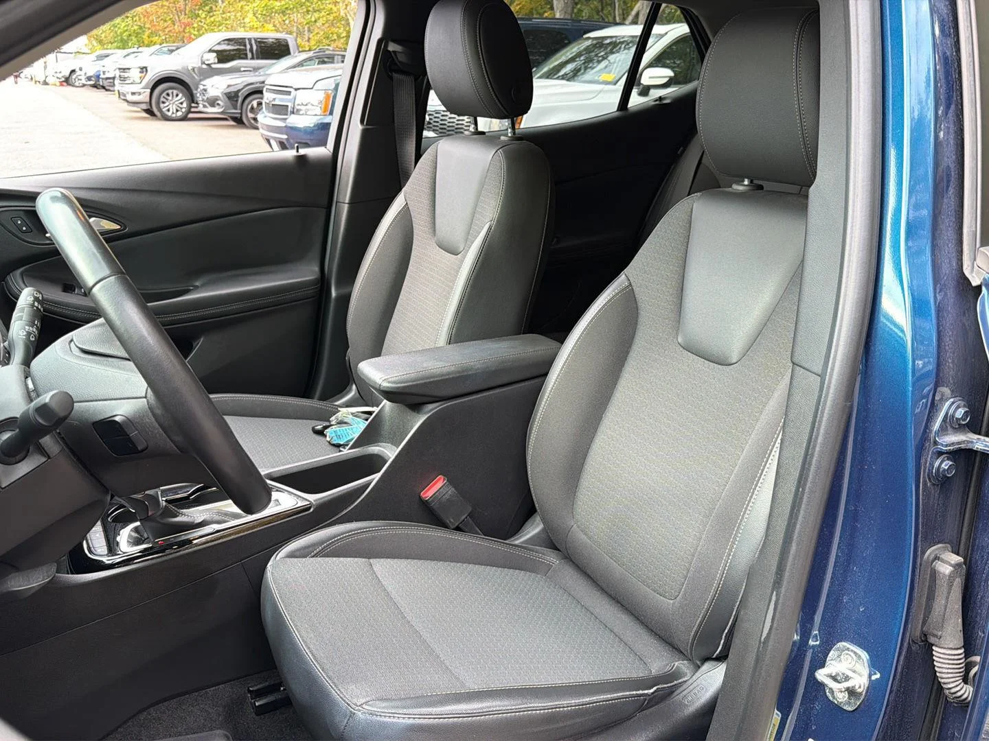 Used 2020 Deep Azure Metallic Buick Select image 2