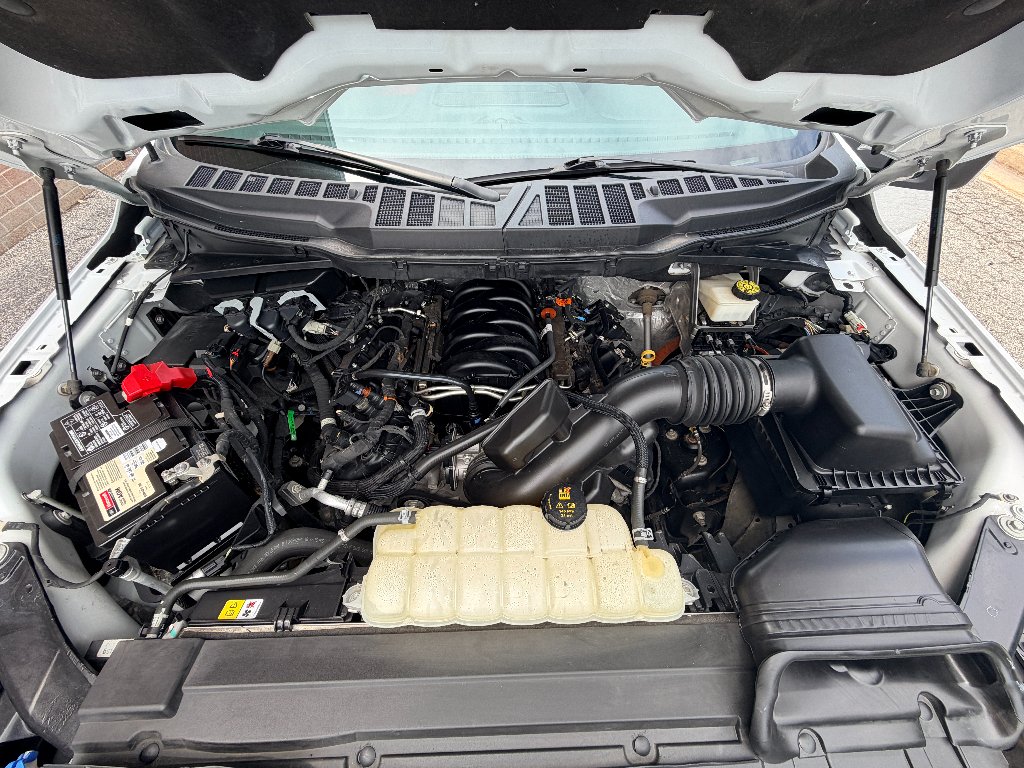 Used 2022 Oxford White Ford XLT image 27