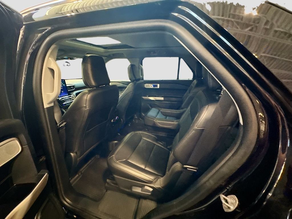 Used 2024 Black Ford Limited image 28