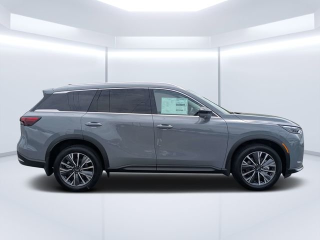 Used 2027 Gray INFINITI LUXE image 2