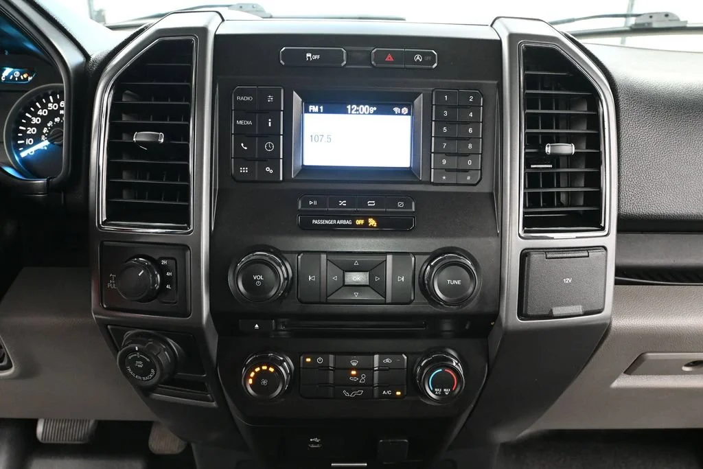 Used 2018 Black Ford XLT image 24