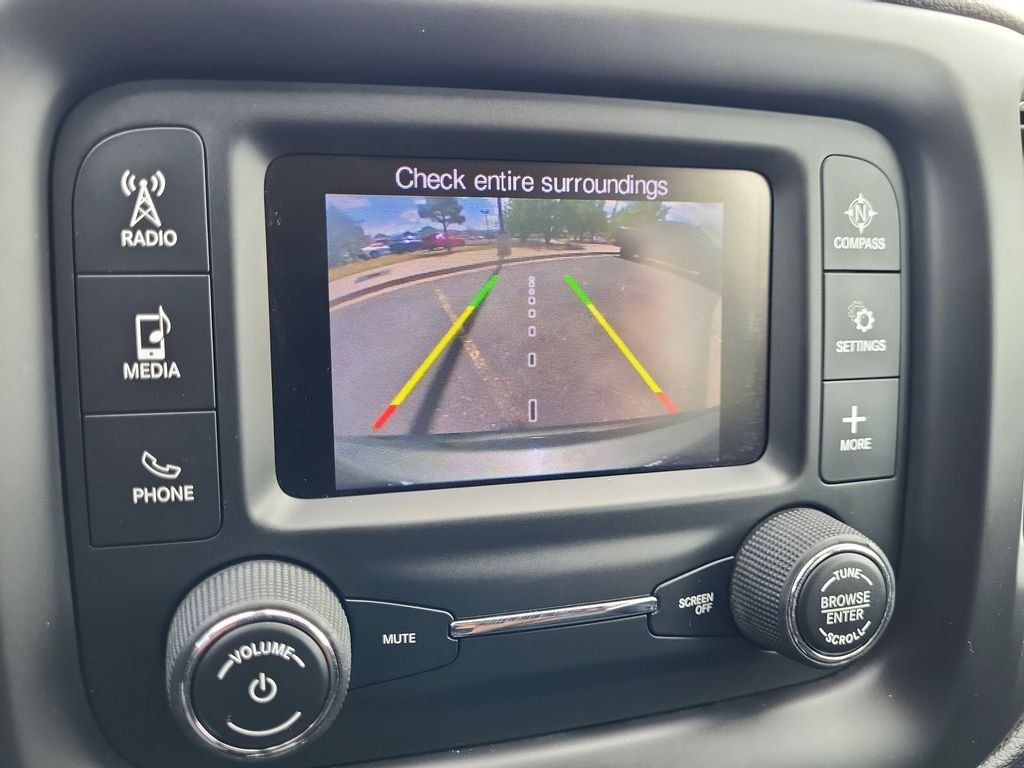 Used 2018 Green Jeep Latitude image 19