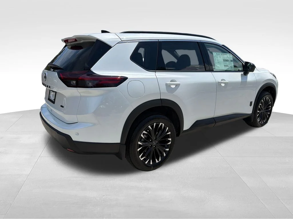New 2026 Everest White Pearl TriCoat Nissan Dark Armor™ image 7