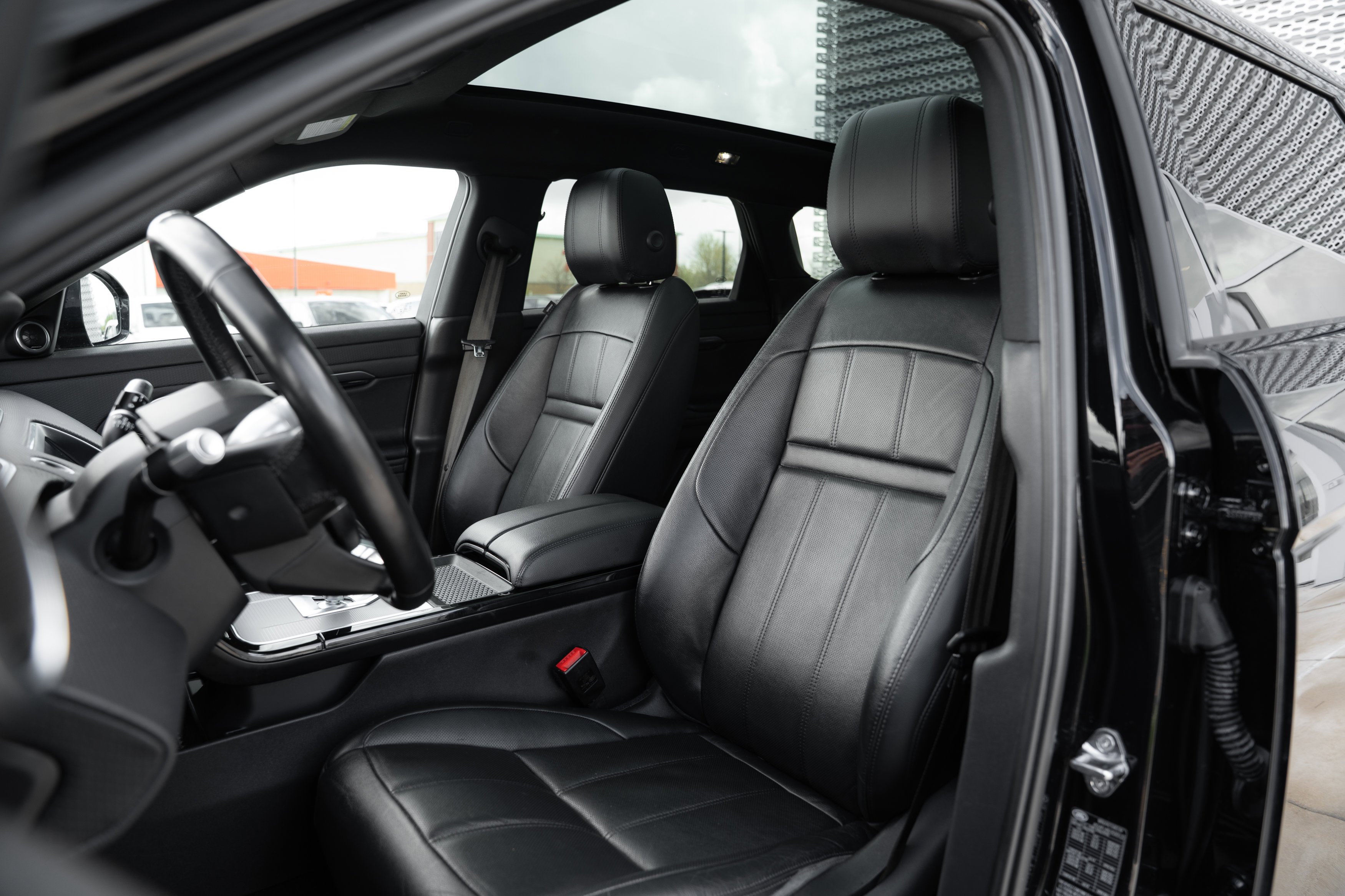 Used 2020 Santorini Black Metallic Land Rover S image 22