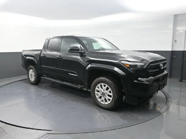Used 2025 Black Toyota SR5 image 10
