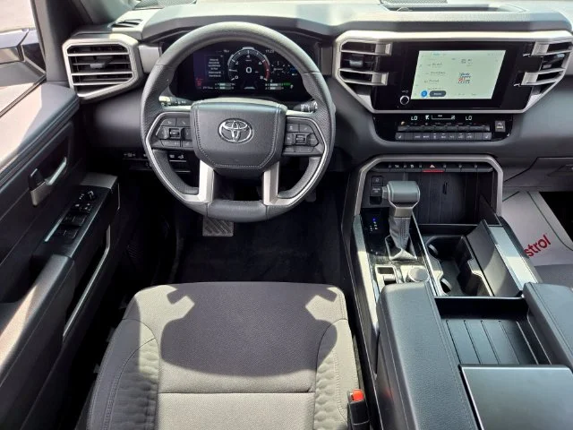 Used 2025 White Toyota SR5 image 14