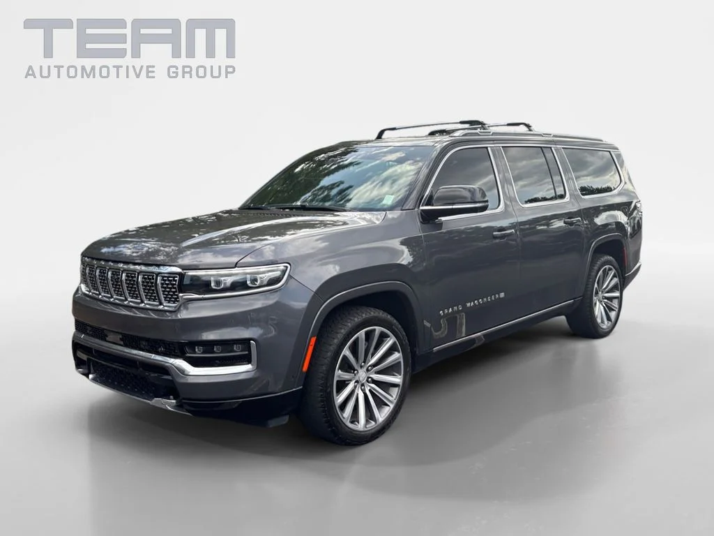 Used 2023 Gray Jeep Base image 3
