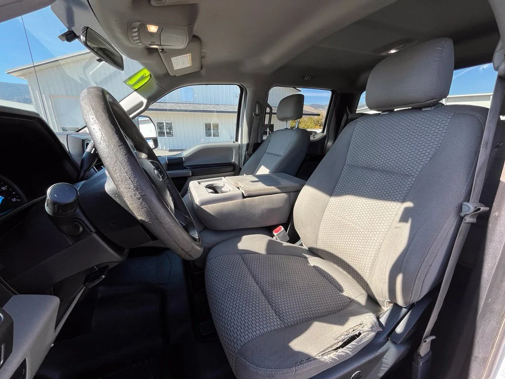 Used 2017 White Ford XLT image 9