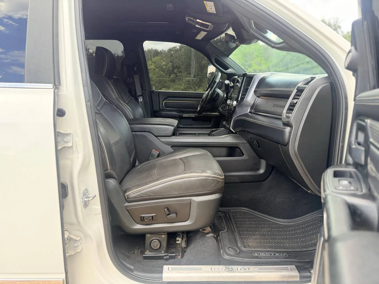 Used 2019 White RAM Limited 4x4 4dr Crew Cab 6.3 ft. SB Pickup image 23