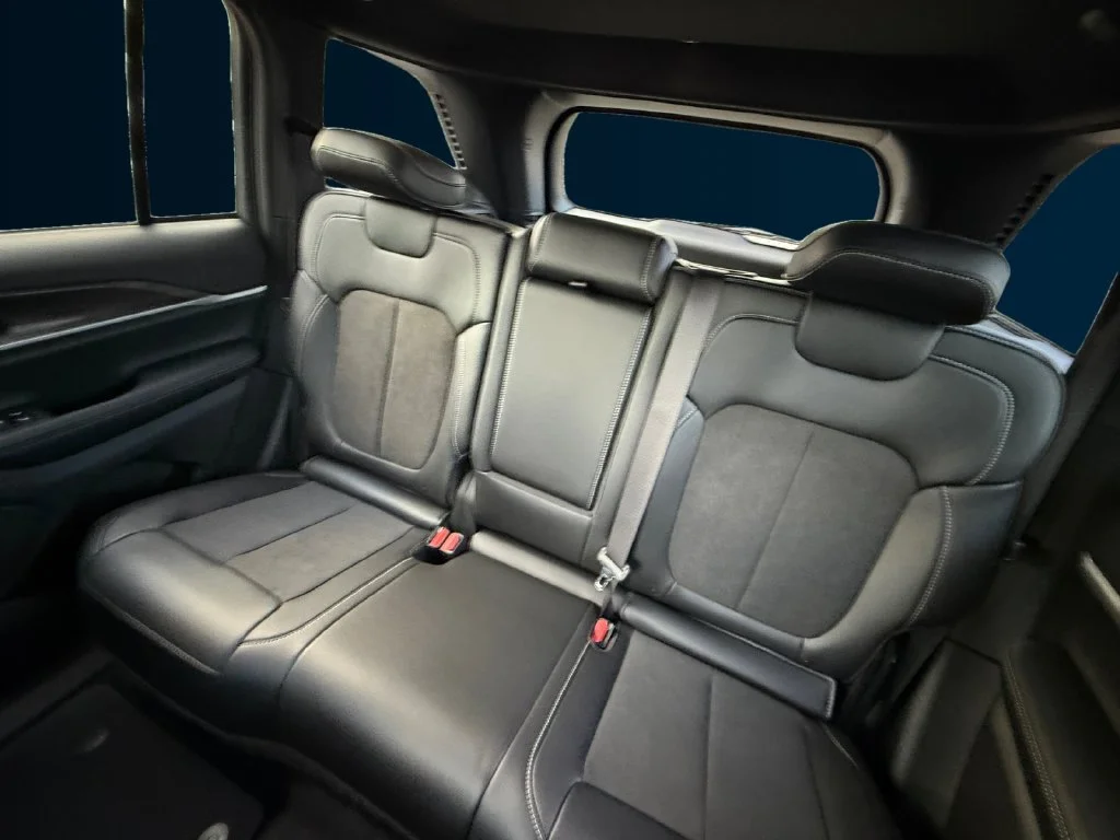 New 2027 Gray Jeep Laredo Altitude image 16