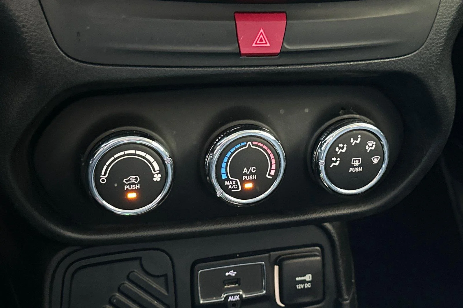 Used 2016 Alpine White Jeep Latitude image 20
