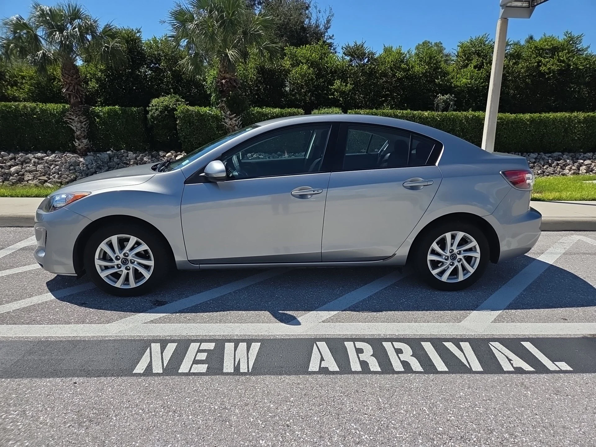 Used 2013 Black Mica Mazda i Touring image 3