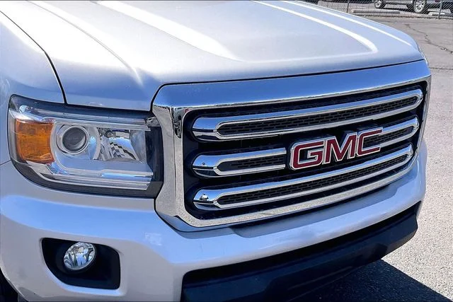 Used 2017 Silver GMC SLE1 image 30