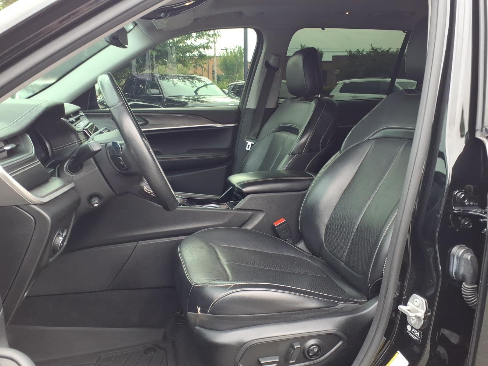 Used 2021 Diamond Black Crystal Pearlcoat Jeep Limited image 19