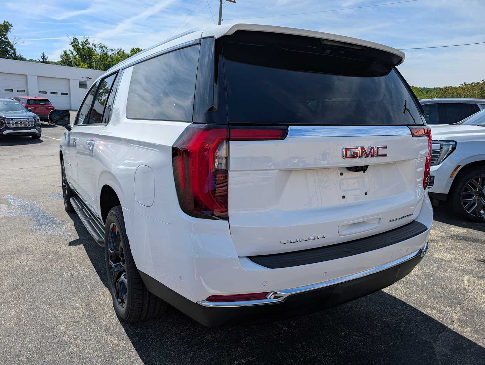 2026 GMC Yukon XL Elevation - Photo 10