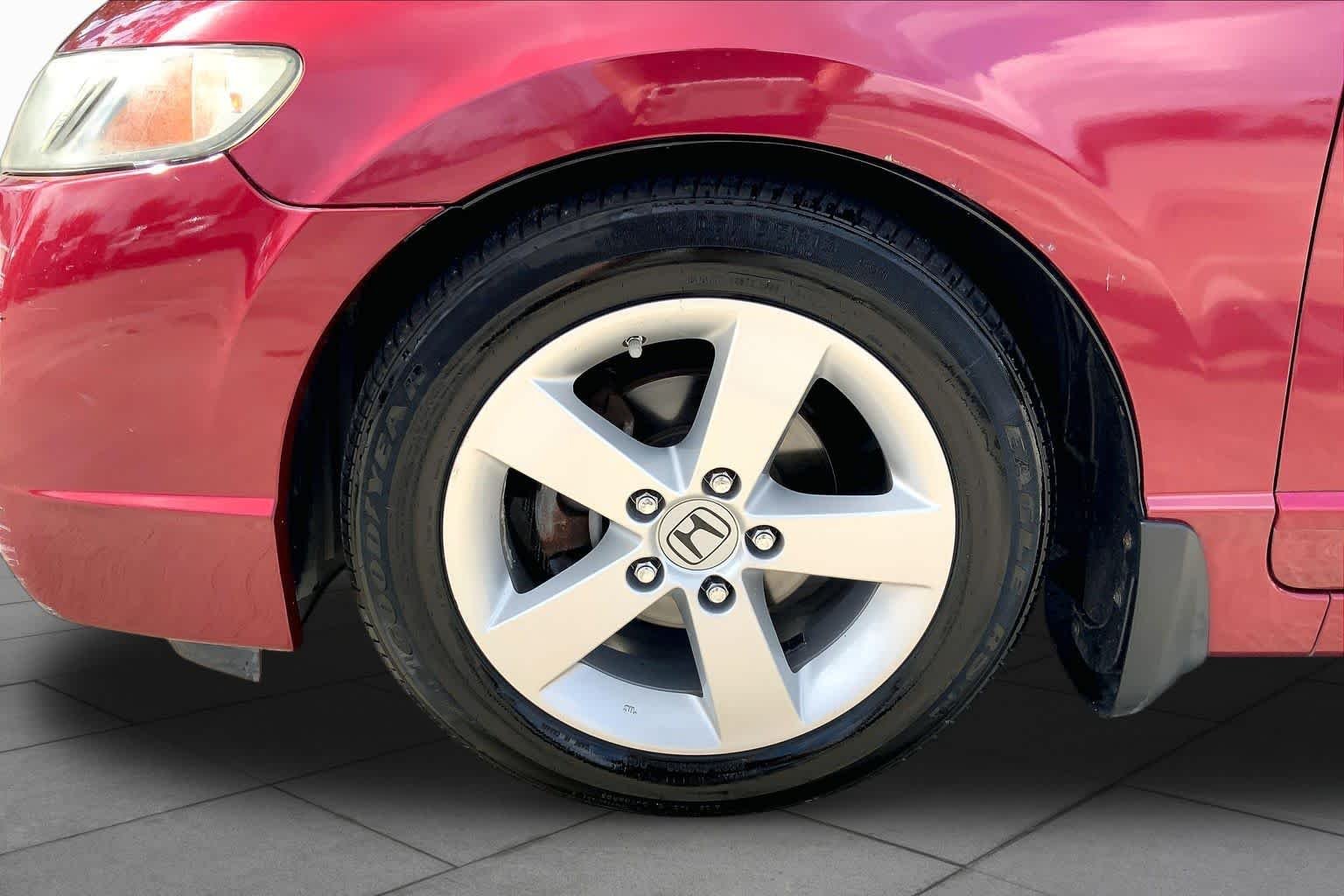 Used 2009 Tango Red Pearl Honda LX-S image 10