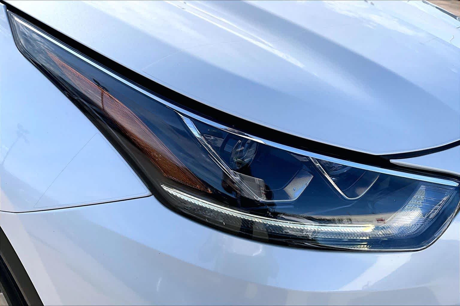 Used 2020 Blizzard Pearl Toyota Hybrid Platinum image 27