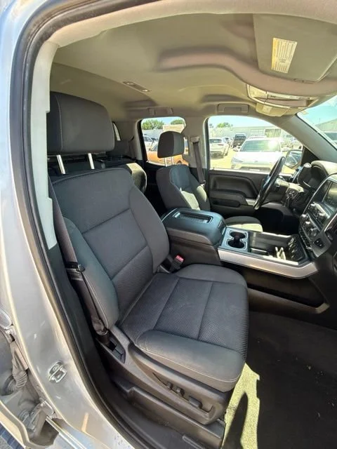 Used 2017 SILVER ICE METALLIC Chevrolet LT image 25