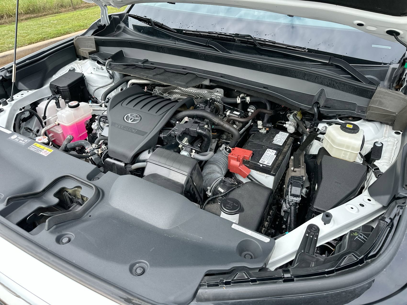 Used 2024 Wind Chill Pearl Toyota XLE image 25