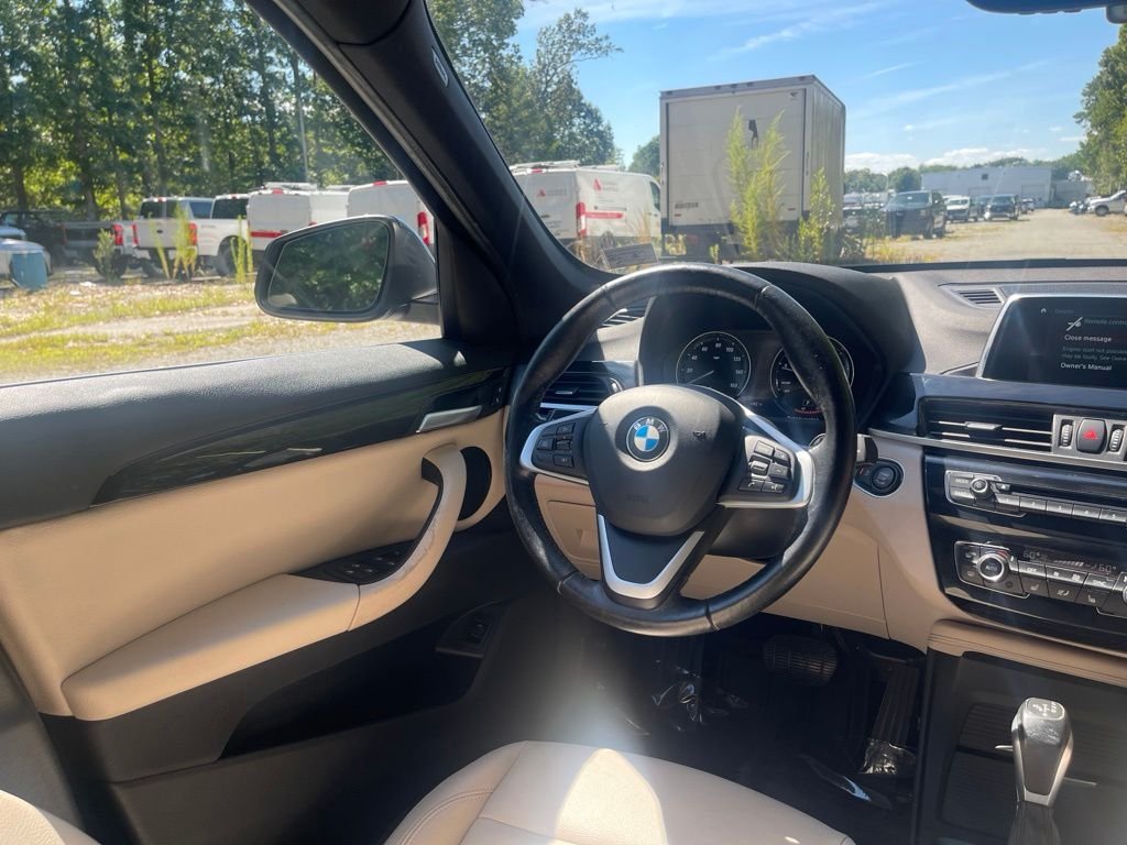 Used 2018  BMW xDrive28i image 7