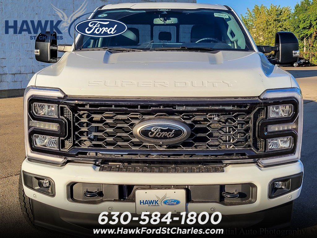 New 2026 Oxford White Ford LARIAT image 4