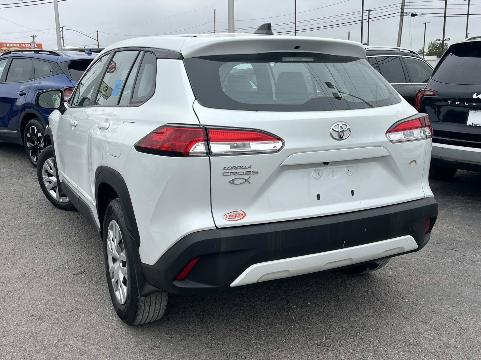 Used 2022 Wind Chill Pearl Toyota L image 3