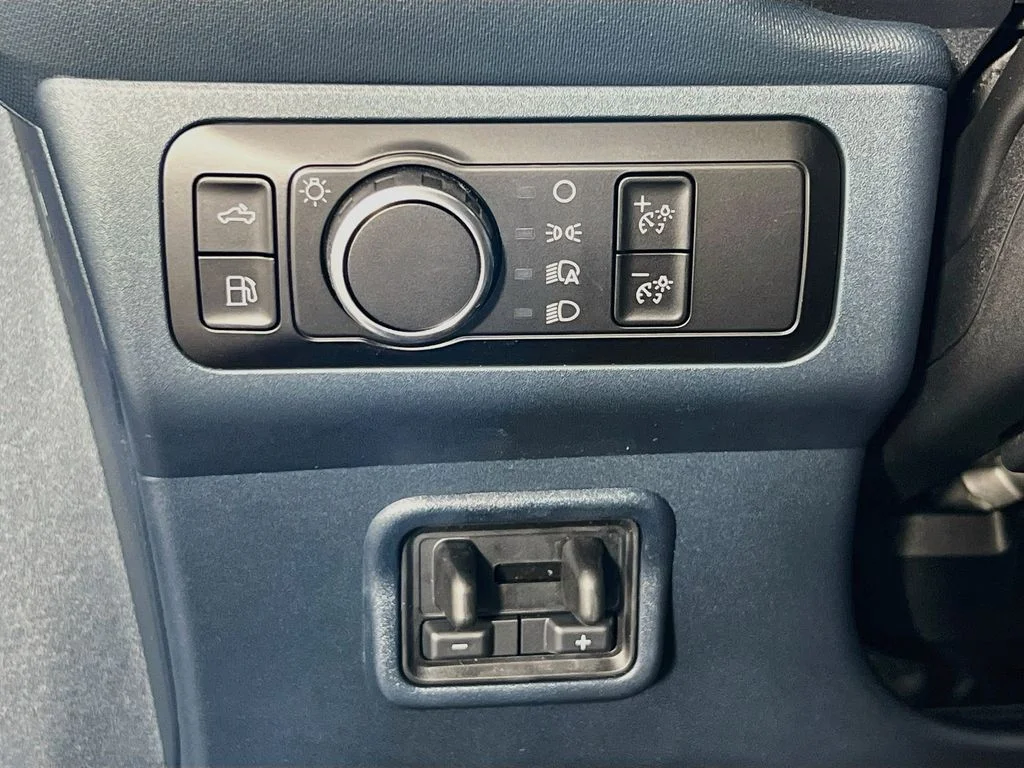 New 2026 Velocity Blue Ford XLT image 18