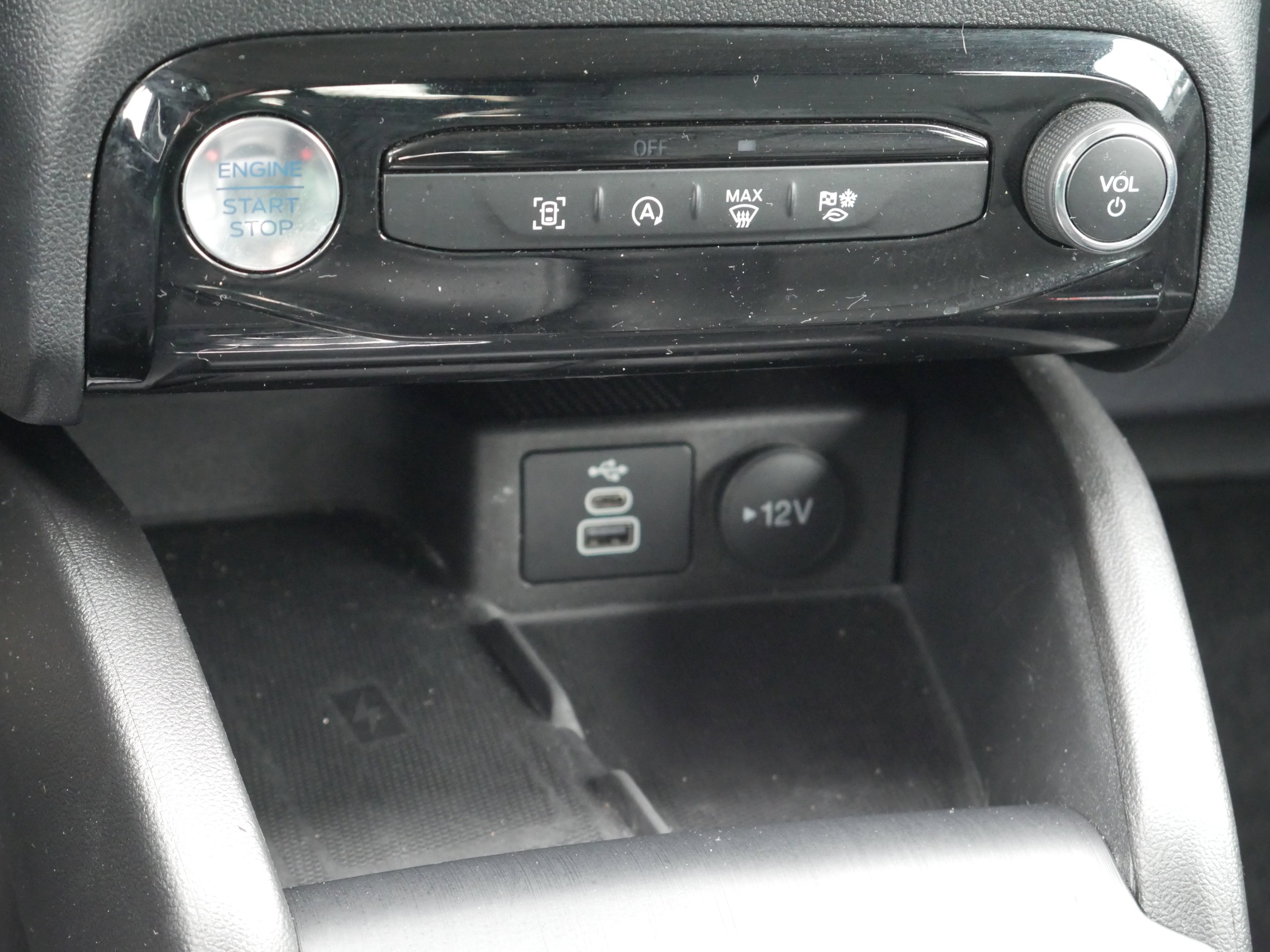2025 Ford Escape Platinum - Photo 21