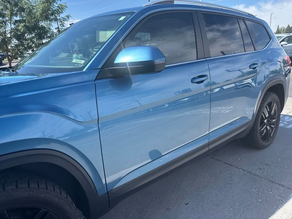 Used 2019 Blue Volkswagen 3.6L V6 SE image 3