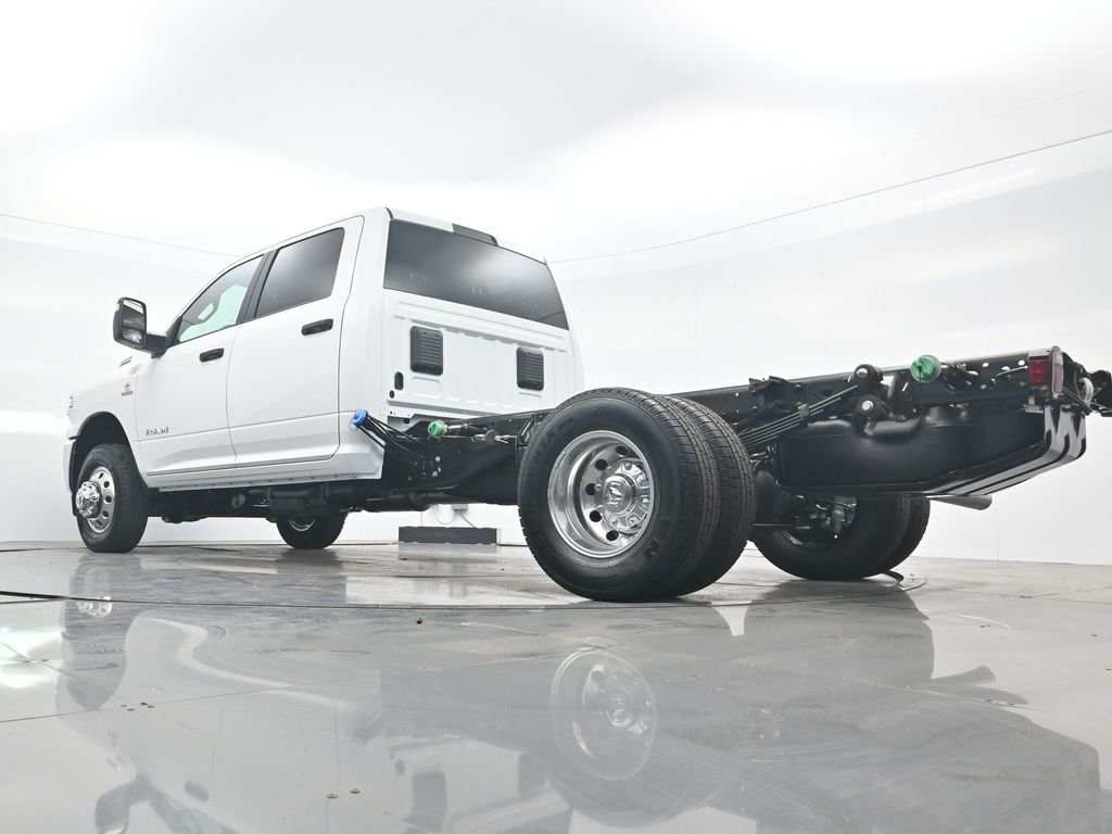 New 2026 Bright White Clearcoat RAM Tradesman image 41