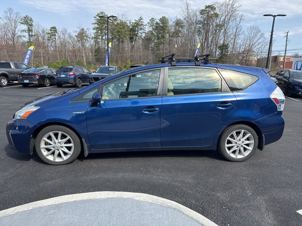 2014 Toyota Prius v Two