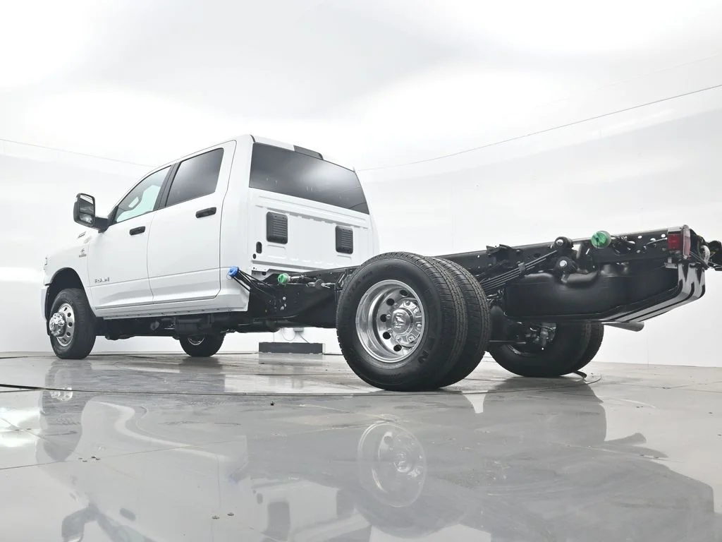 New 2026 Bright White Clear-Coat Exterior Paint RAM Tradesman image 41