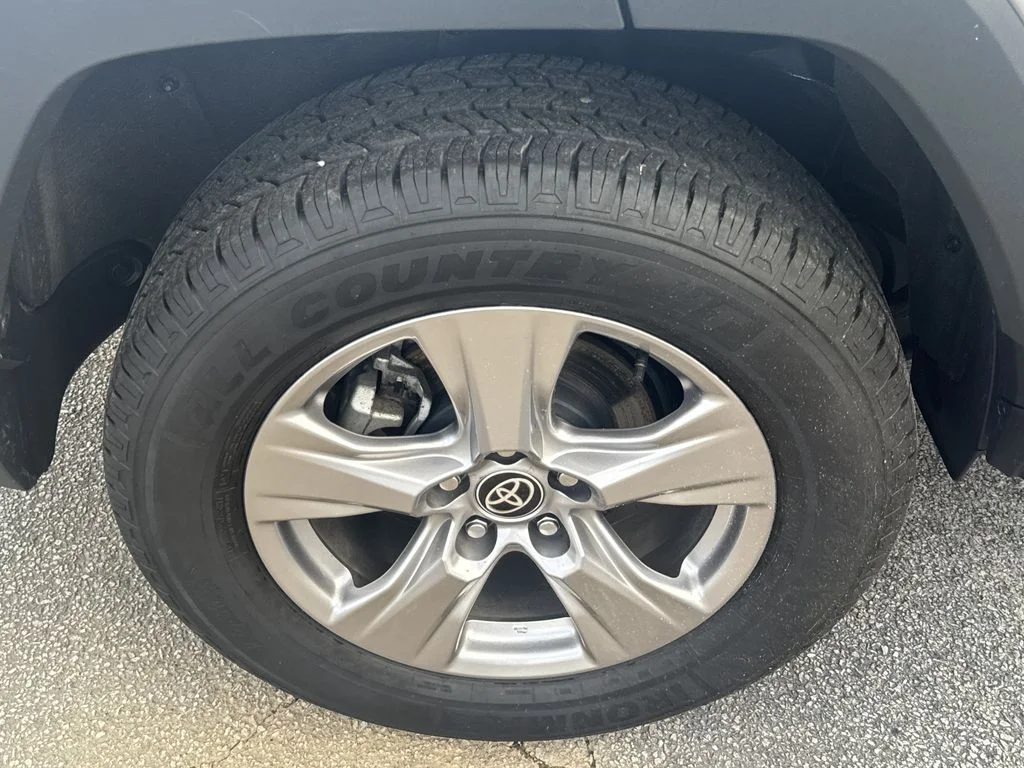 Used 2025 Silver Toyota XLE image 17