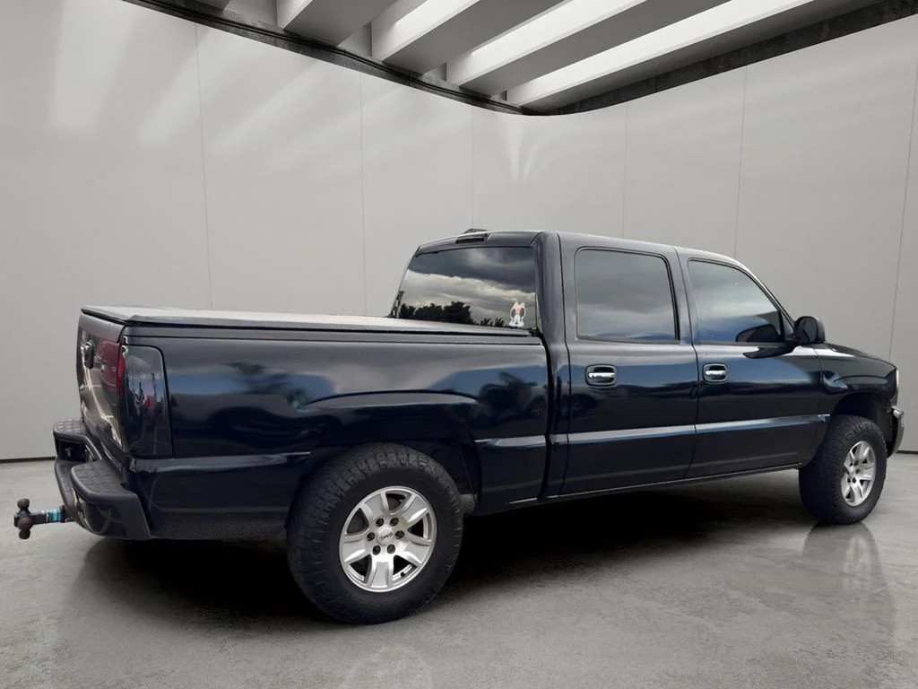 Used 2006 Onyx Black GMC SLE1 image 6