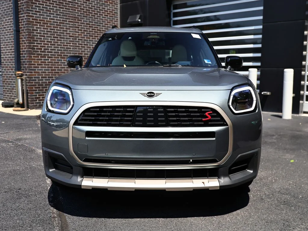 New 2027 Green Metallic MINI Signature Plus image 12