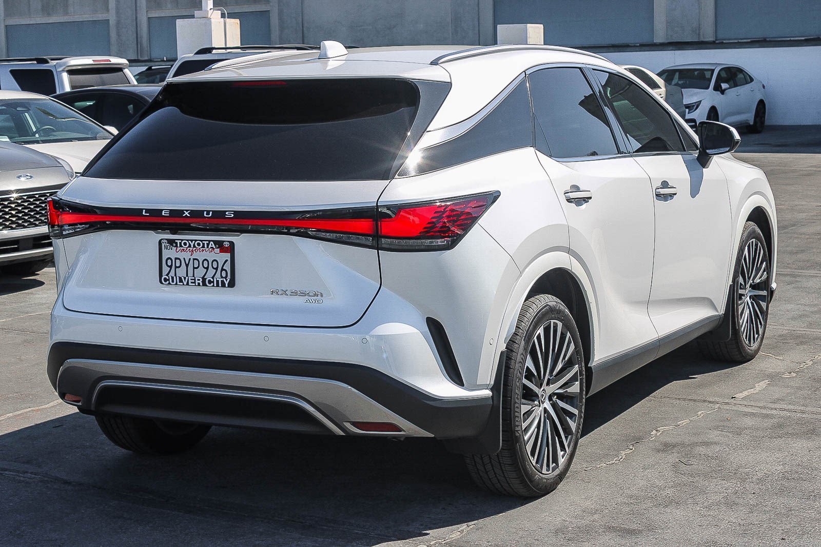 Used 2024 White Pearl Lexus RX 350h Premium Plus image 9