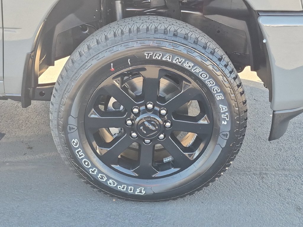 New 2027 Ceramic Gray Clear-Coat Exterior Paint RAM Laramie image 30