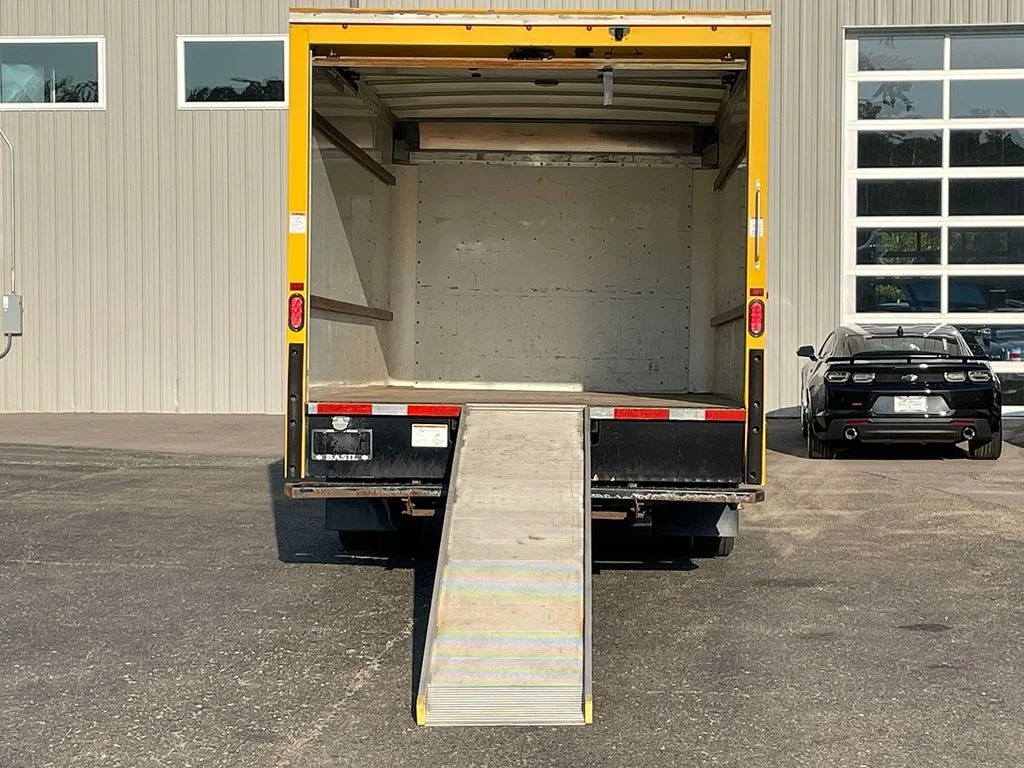 Used 2021  GMC Work Van image 14