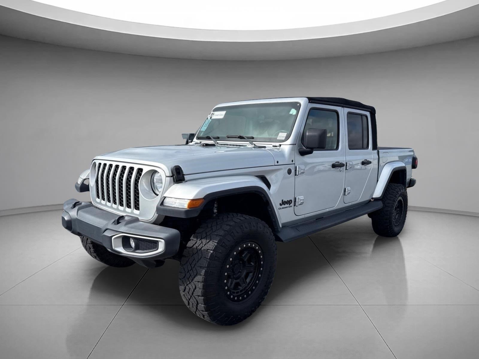 Used 2022 Silver Zynith Clearcoat Jeep Sport S image 2