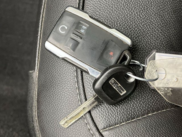 Used 2020 Marine Blue Metallic GMC 4WD SLT image 29