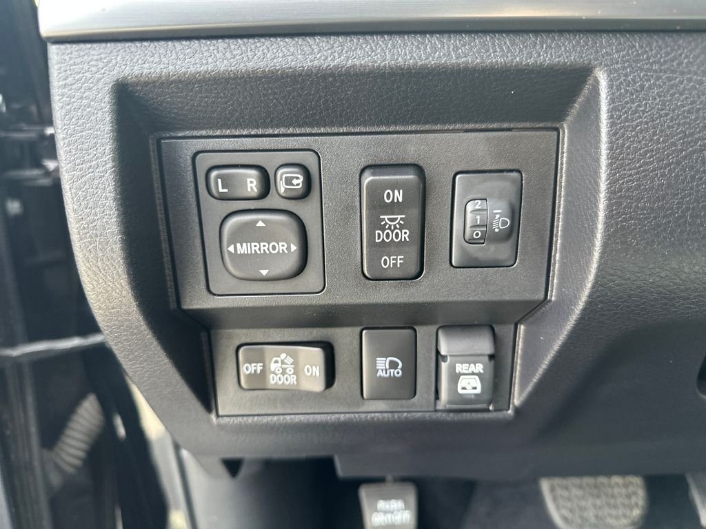 Used 2021 Black Toyota Platinum image 24