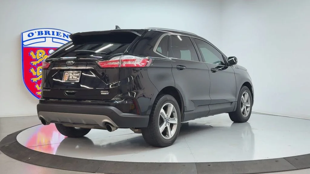 Used 2019 Agate Black Metallic Ford SEL image 5