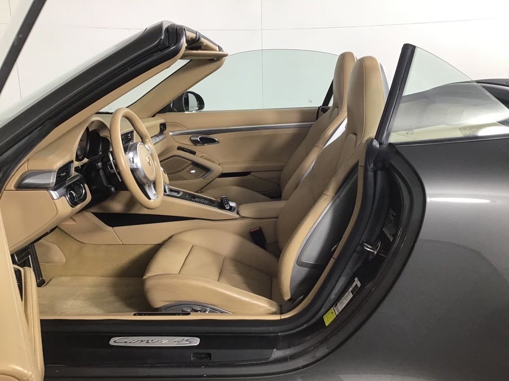 Certified Used 2015  Porsche Carrera 4S image 5