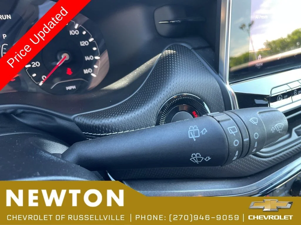 Used 2022 Diamond Black Jeep Latitude image 15