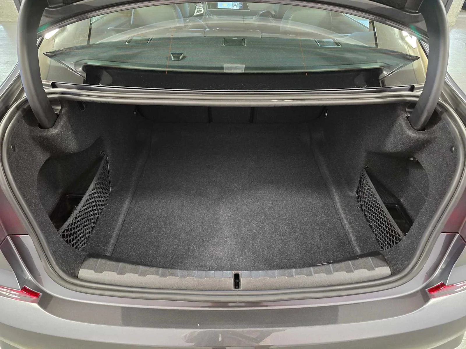 Used 2021 Mineral Gray Metallic BMW xDrive image 35