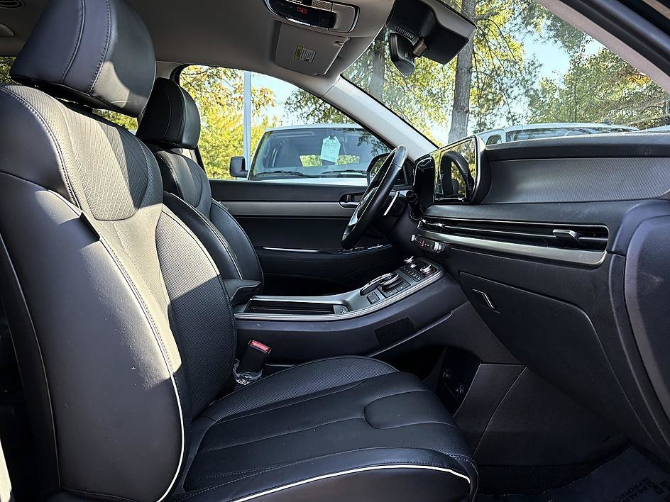Used 2025 Abyss Black Pearl Hyundai SEL image 13