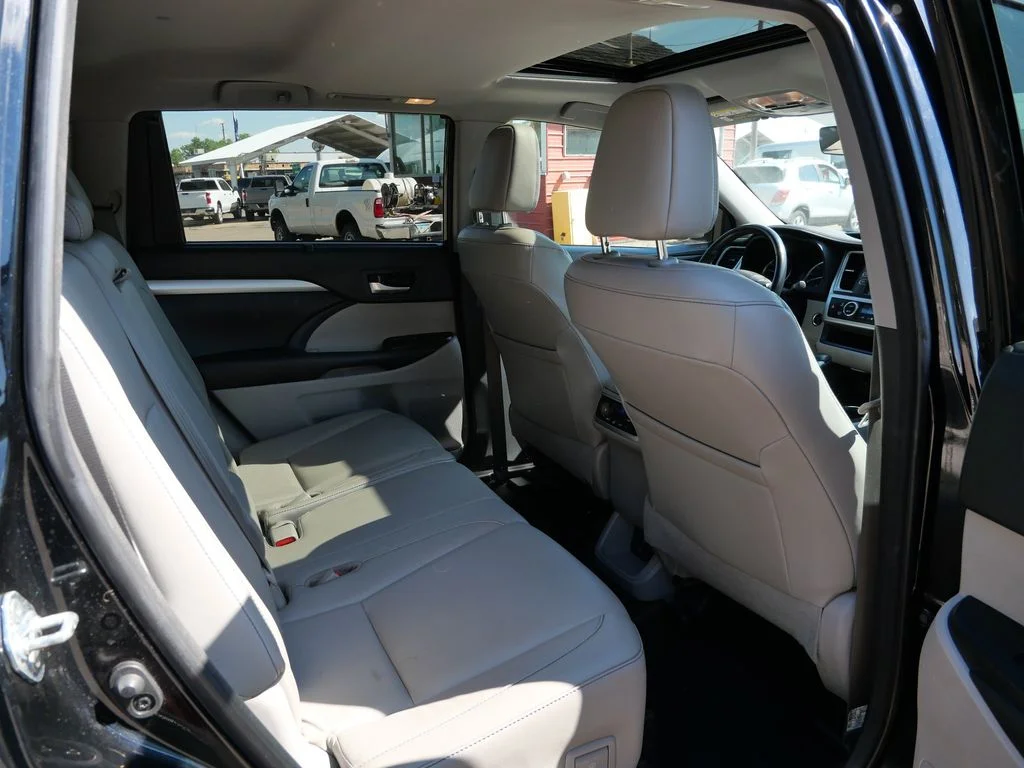 Certified Used 2018 Black Toyota XLE image 13