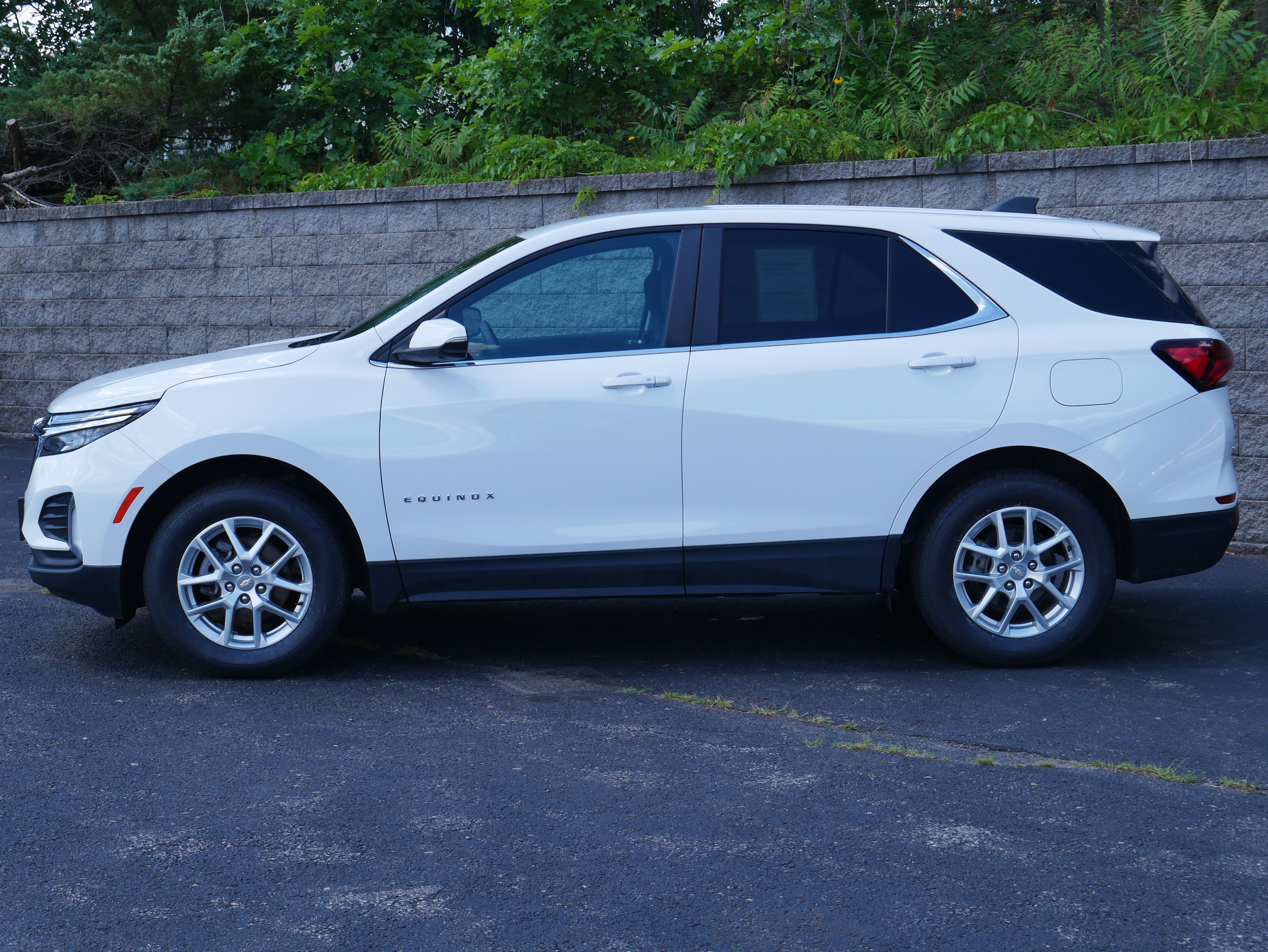 Used 2024 Summit White Chevrolet LT image 3